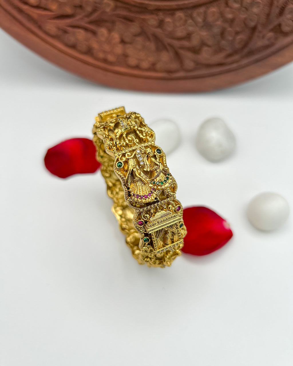 Beautifully carved wedding single Khada BG-015