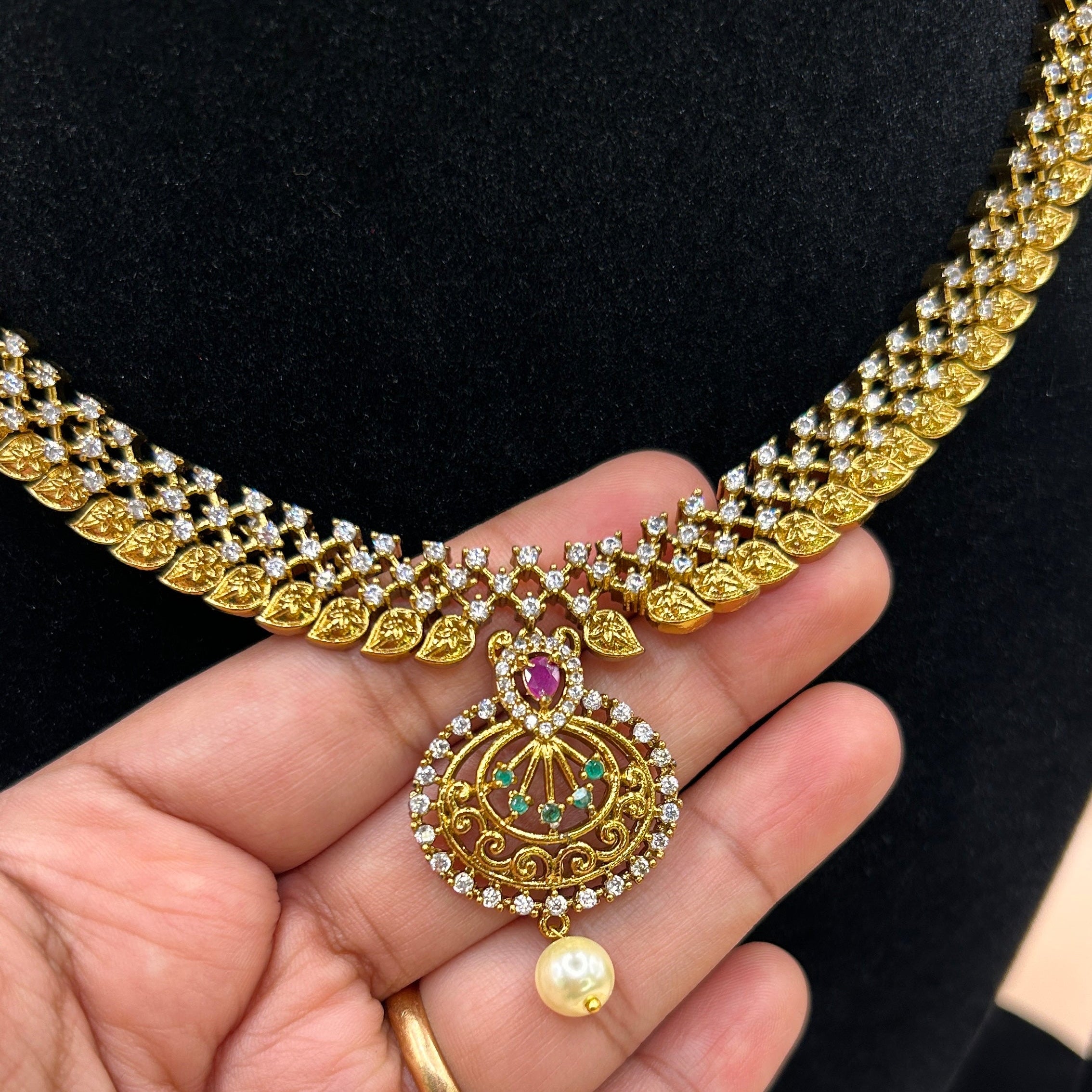Vintage elegance with golden filigree NK-024