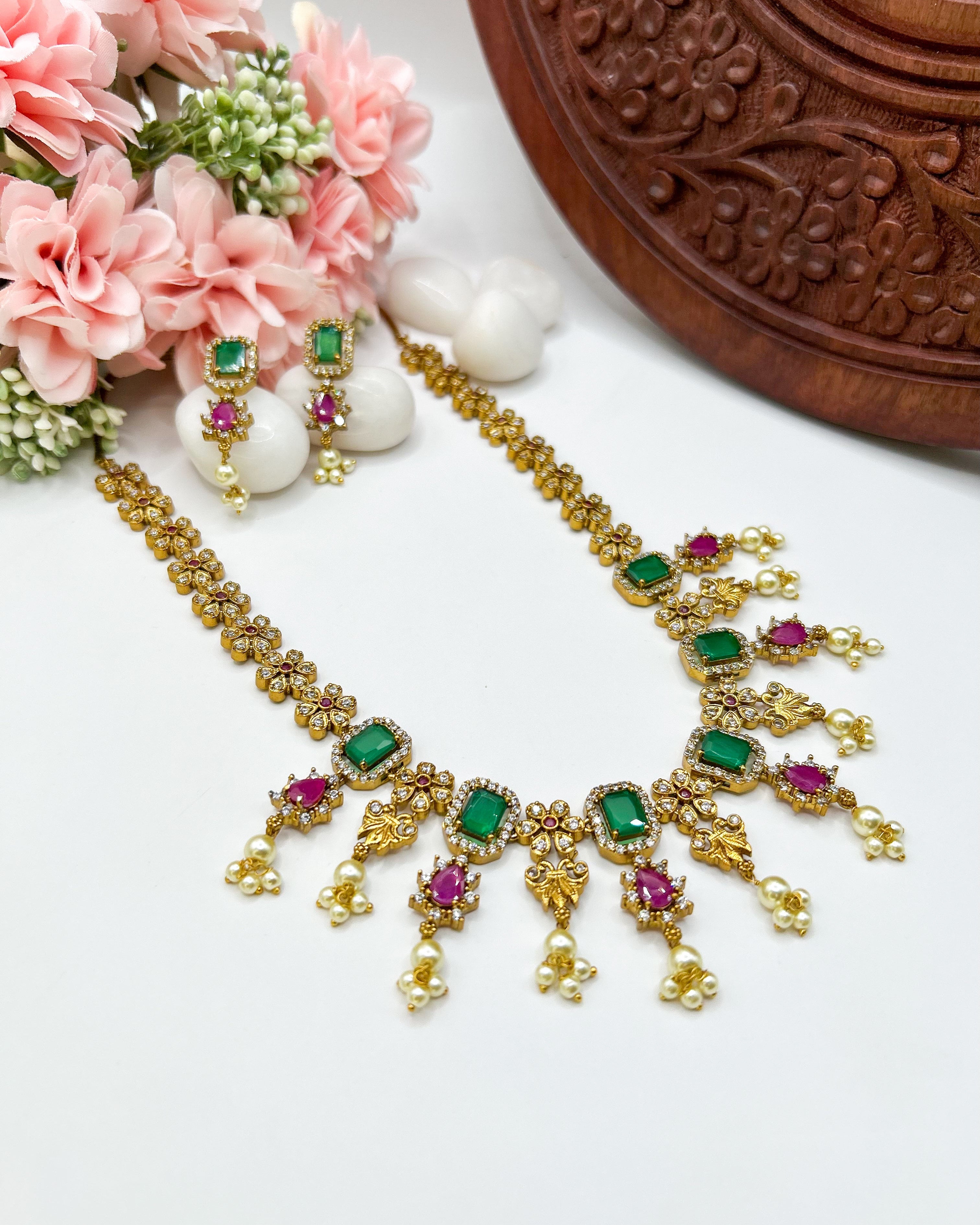 Elegant emerald and ruby floral necklace Nk-023
