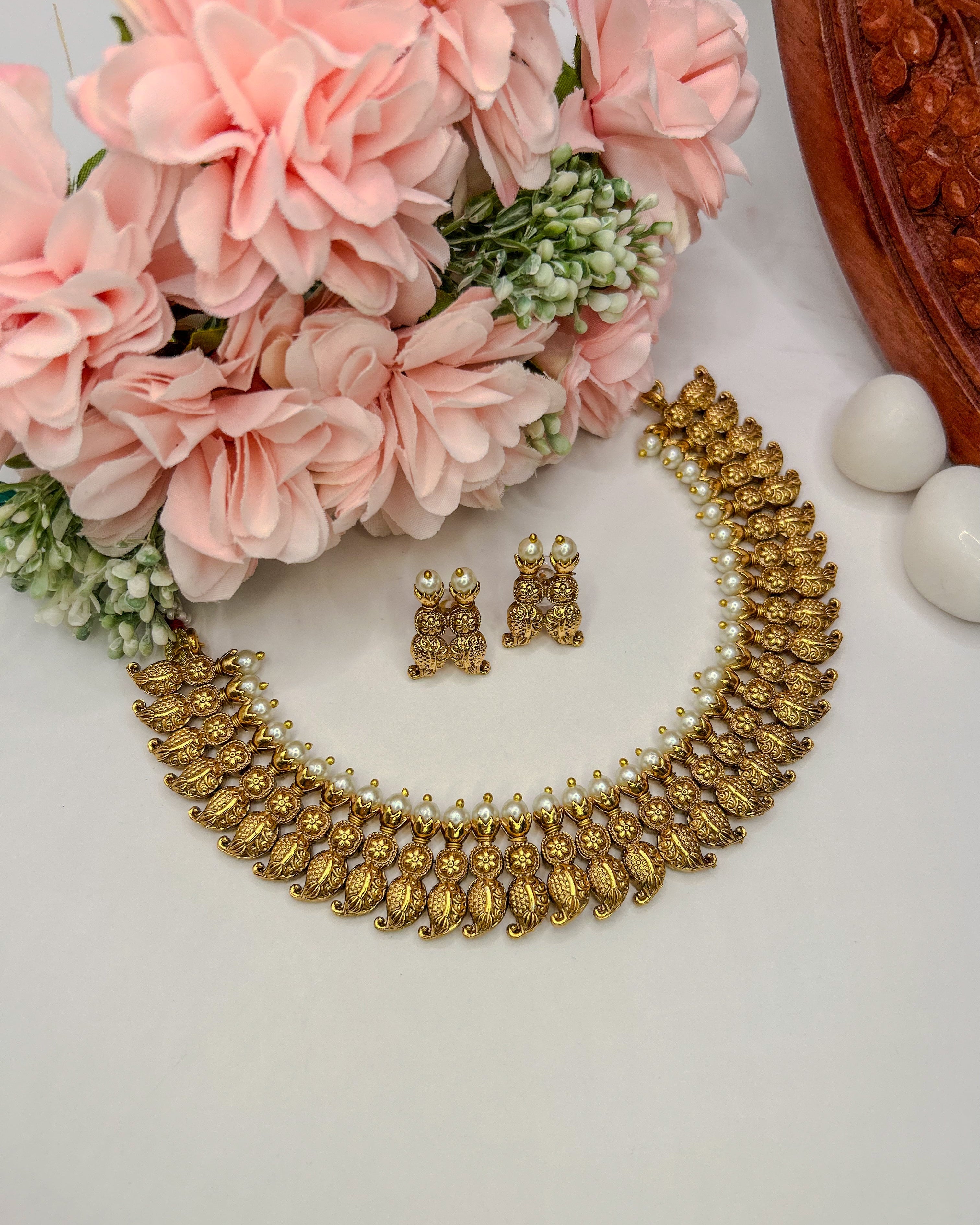 Antique Gold Mango Pearl Necklace NK-052