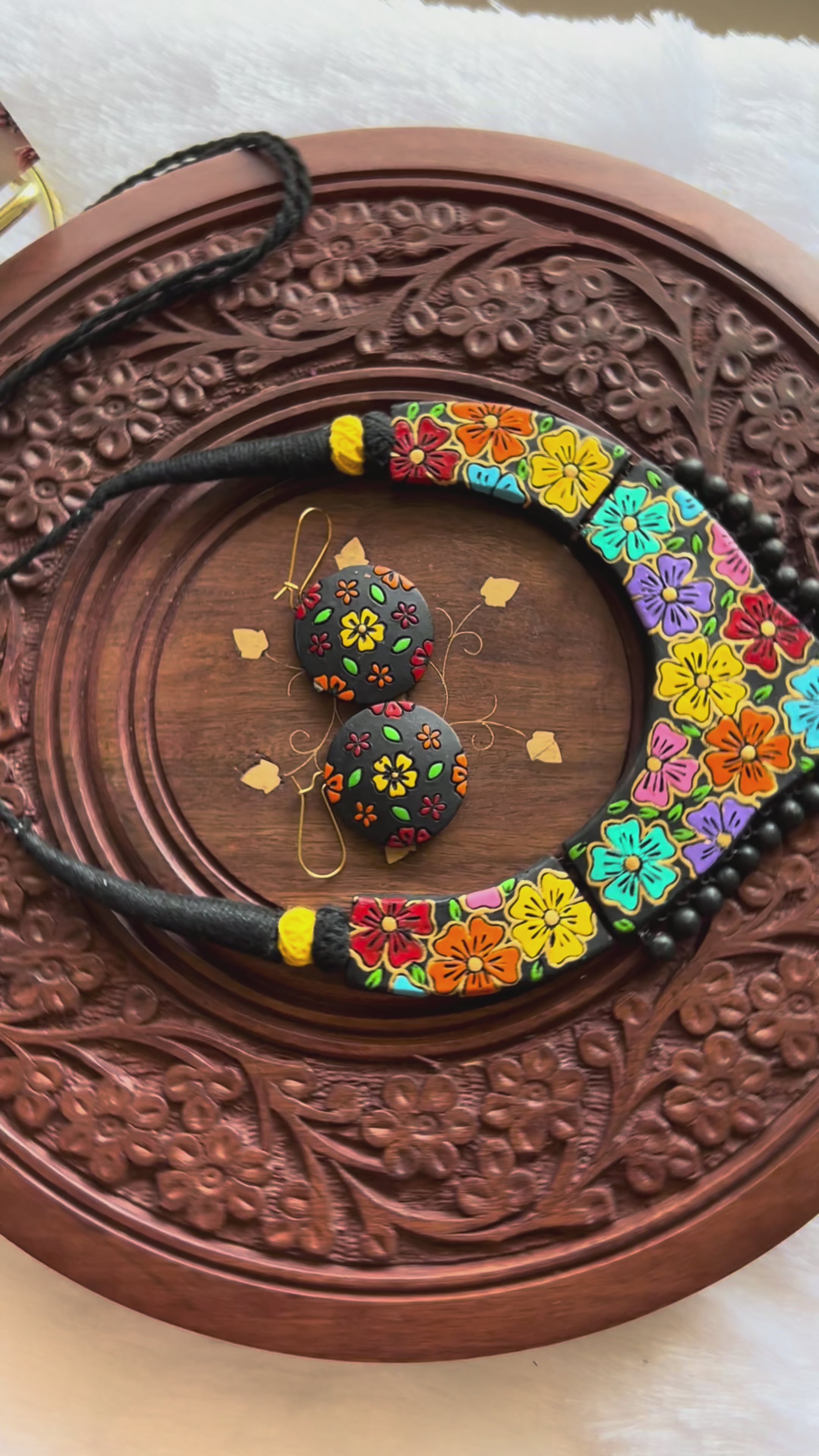 Vibrant hand-painted floral terracotta set TR-001