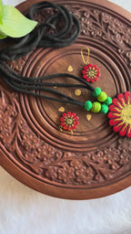 Vibrant red sunflower terracotta set TR-010